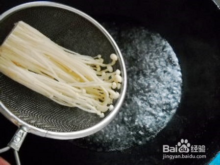金针菇烩豆腐