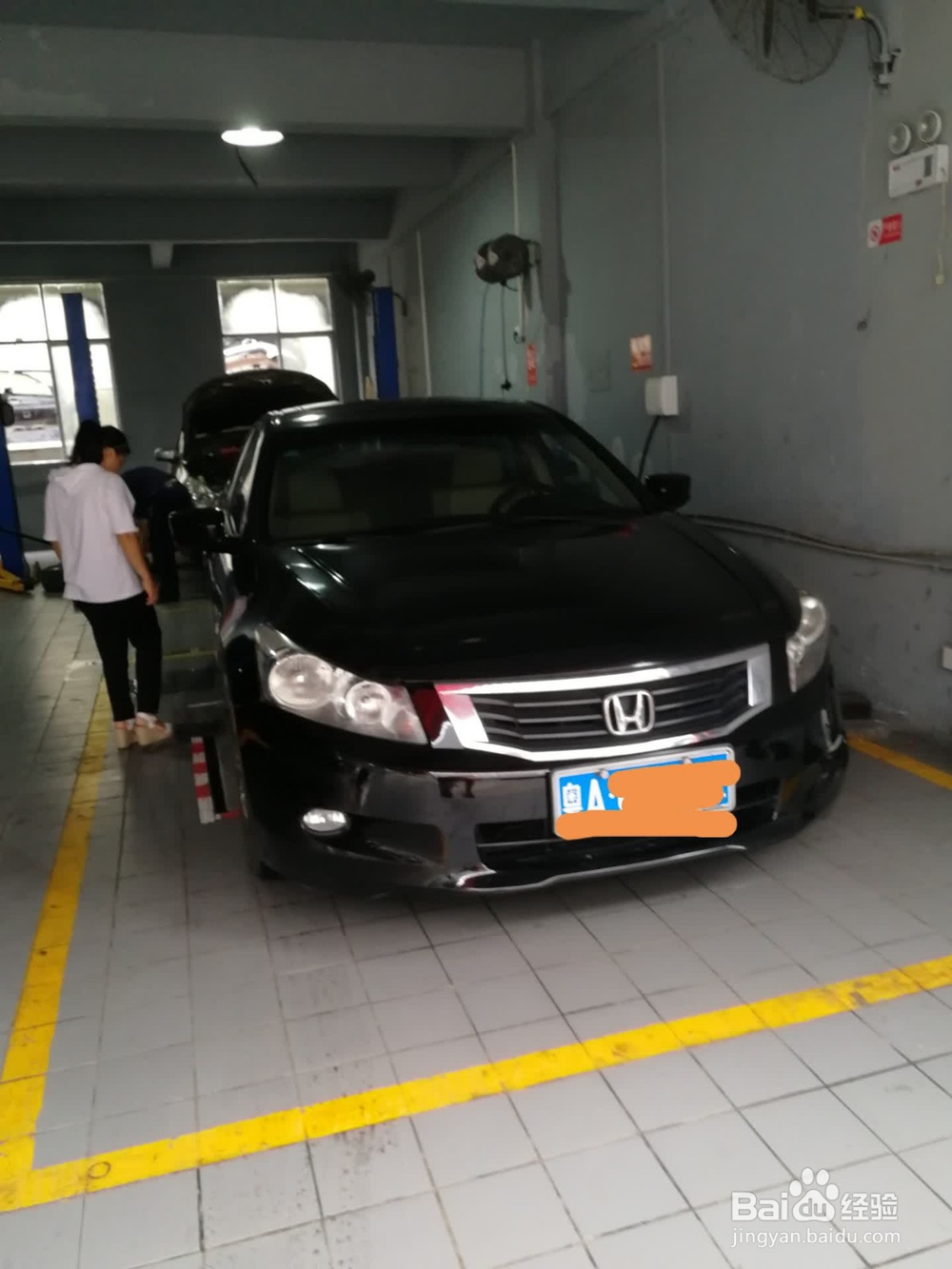 雅阁车更换原装减震器全过程
