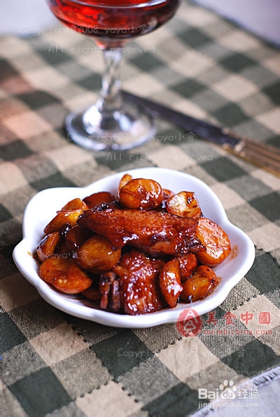 红酒板栗烧鸡翅的做法