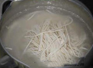 怎么做一道美味的西红柿鸡蛋面？