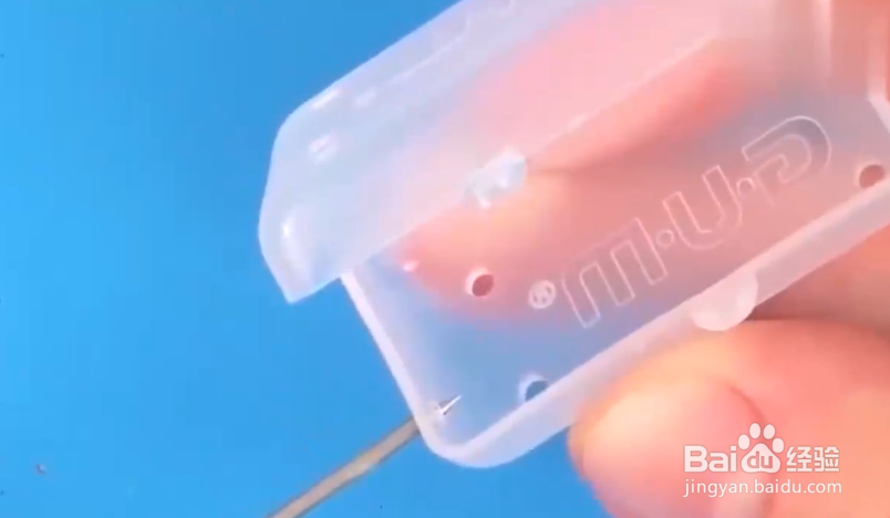 如何给芭比娃娃制作包包