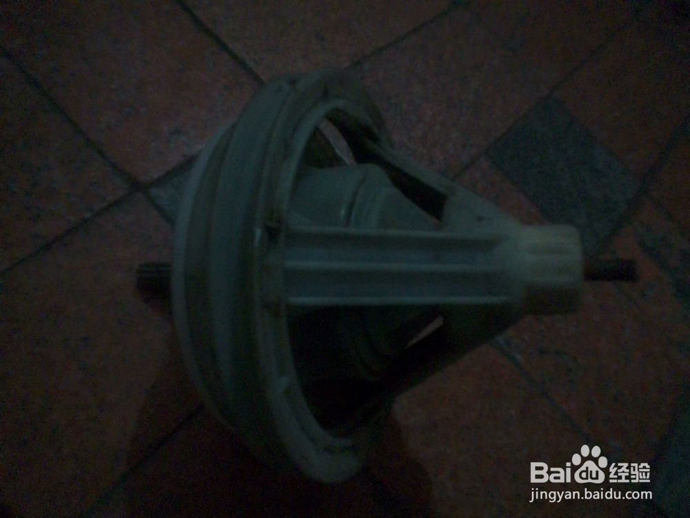 洗衣机洗衣时声音异常，如何解决。