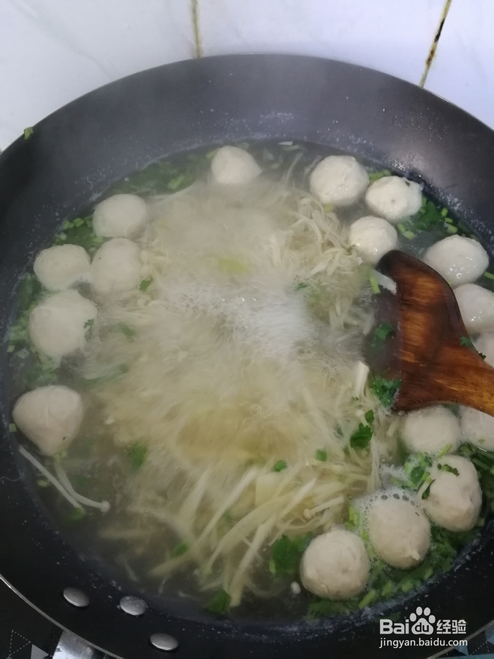 赞不绝口的金针菇肉丸汤