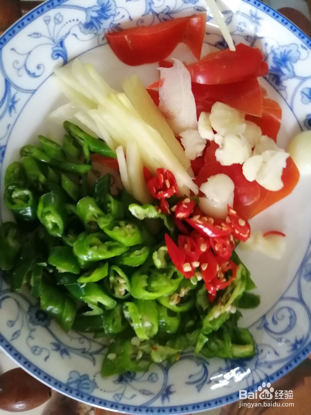 极味家常菜:双色椒素炒茄子