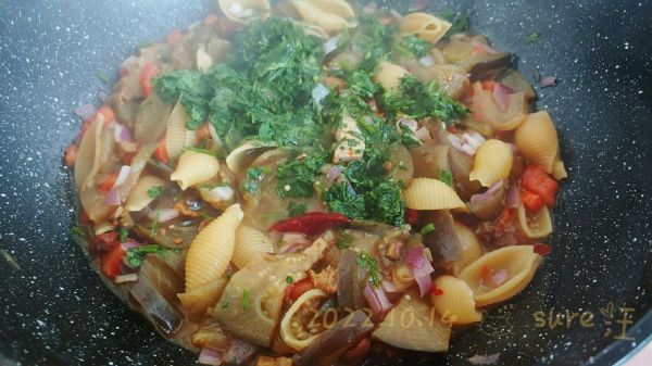 茄茄葱香肉酱面