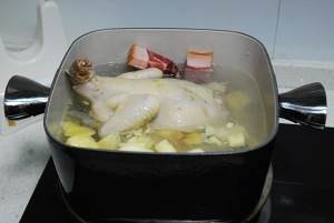 牛肝菌春笋火腿鸡汤的做法