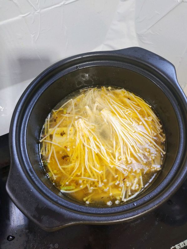 砂锅酸汤土豆粉