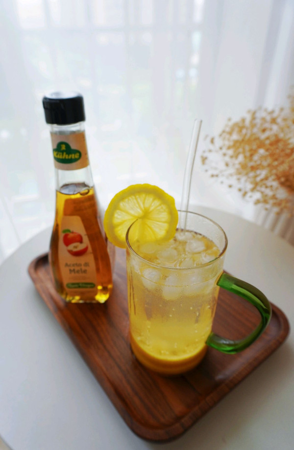 苹果醋柠檬气泡水