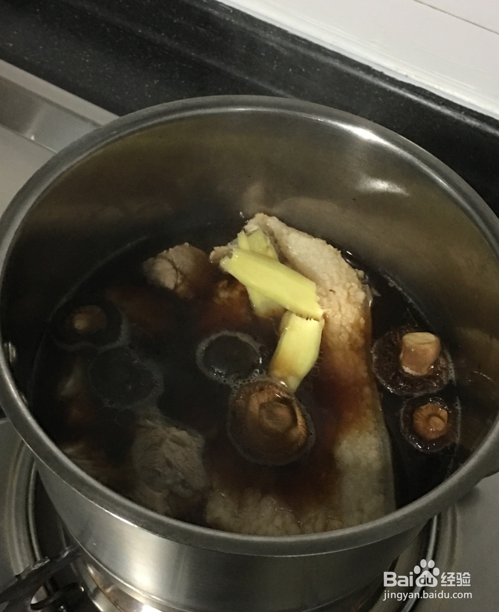 怎样做卤水五花肉？