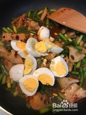 食补佳品小炒南国藕蛋的做法