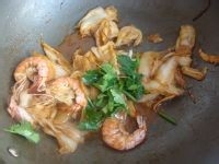 白菜炒大虾详细做法