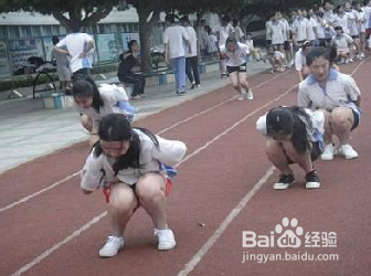 高强度体育运动之前的热身运动不可少