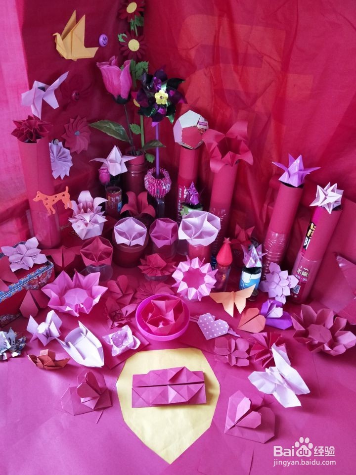 工艺美术馆：圆形多格彩盒。