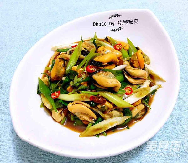 葱伴贻鲜的做法