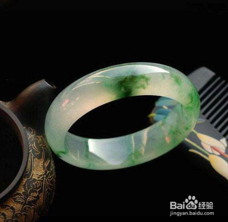 翡翠手镯怎么养才能透