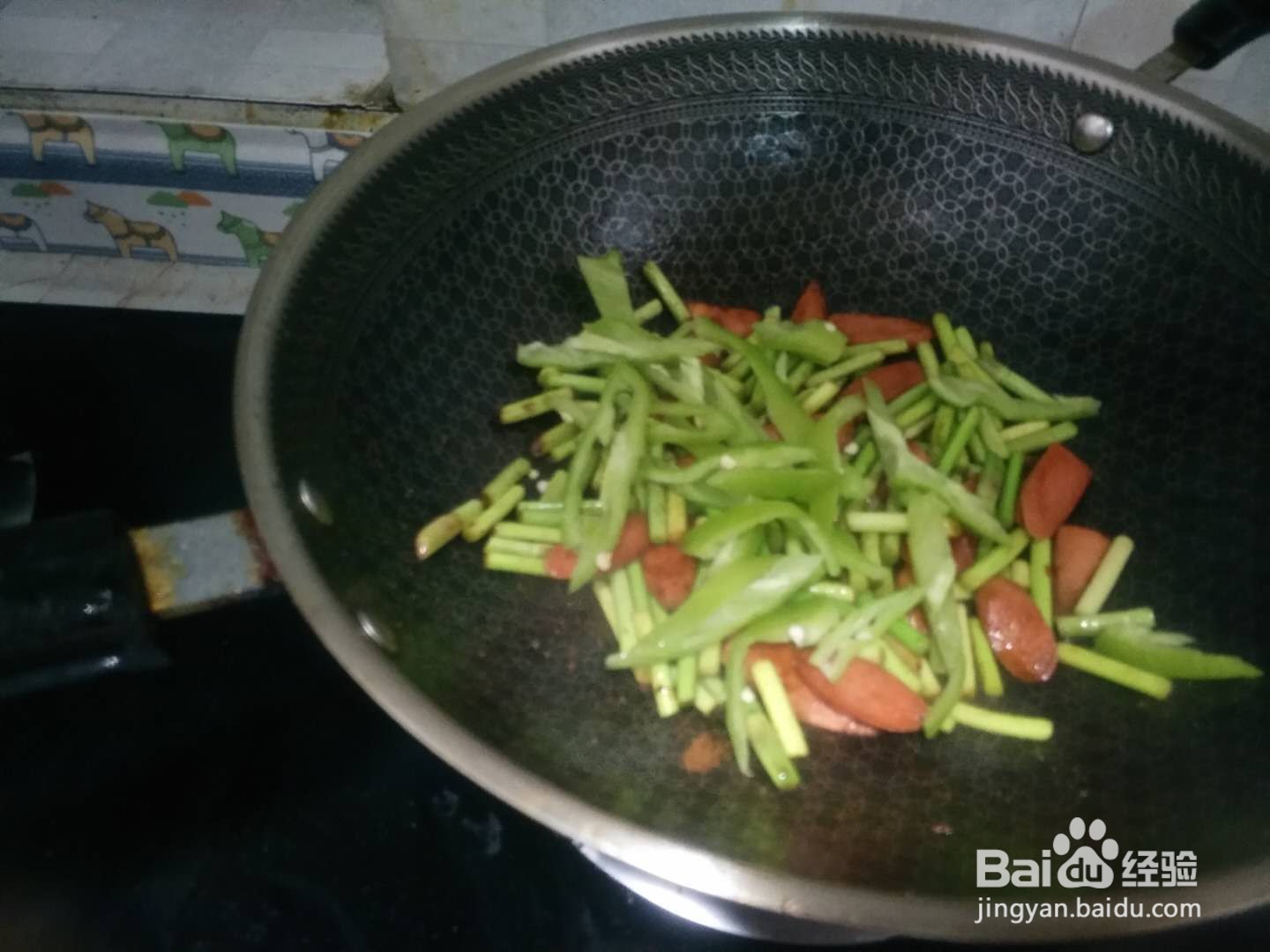 蒜苔青椒炒火腿的做法