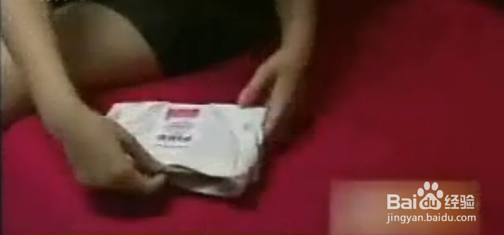 如何快速整齐的叠T恤