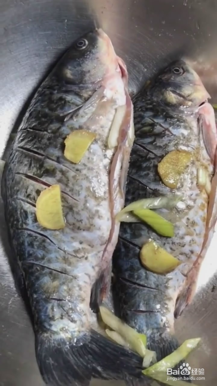 如何制作红烧鲫鱼