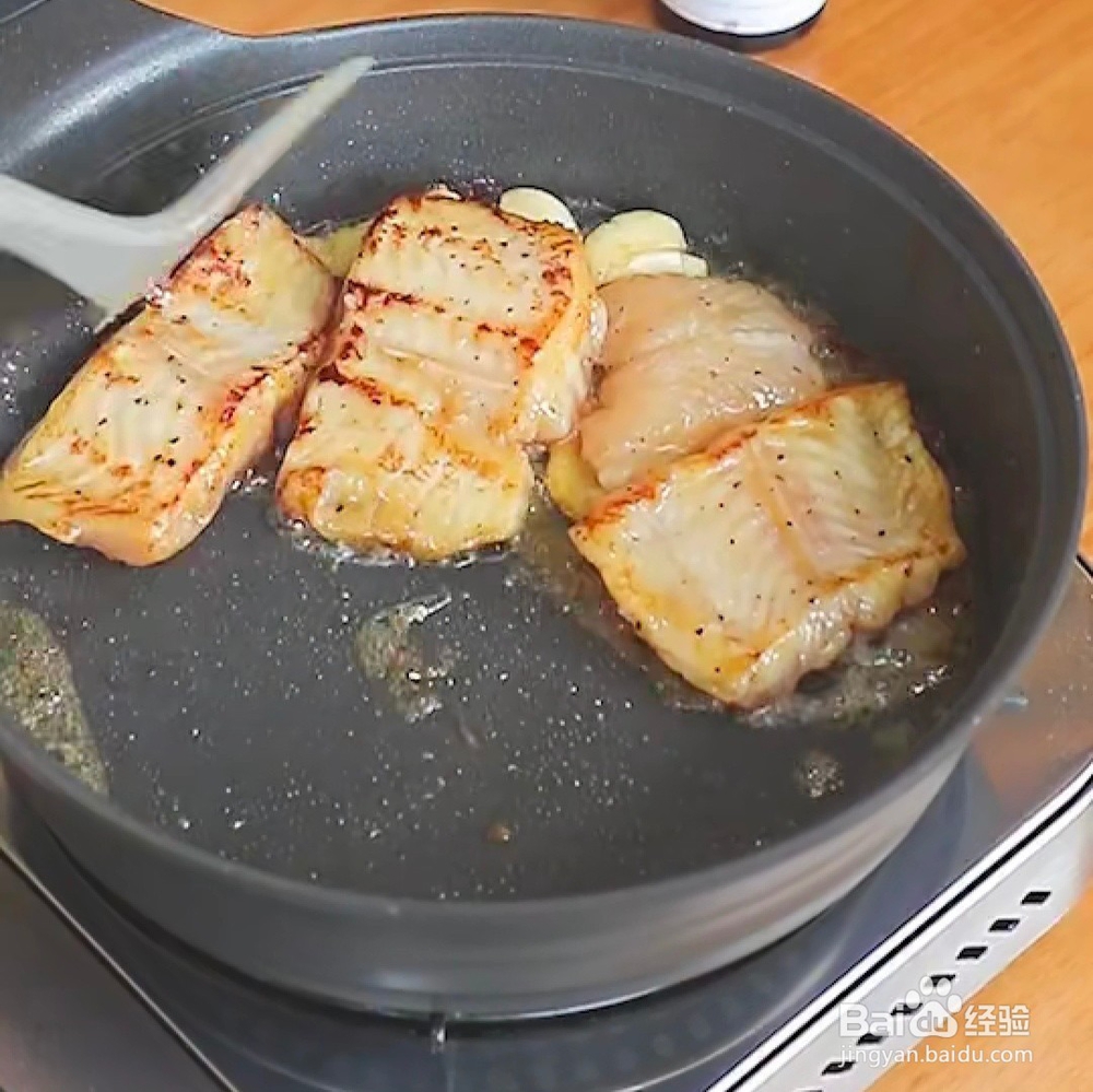 在家做香煎柠檬龙鱼的做法