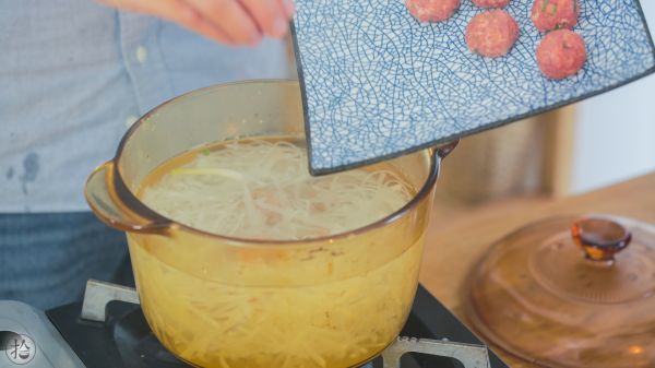 羊肉丸子萝卜汤