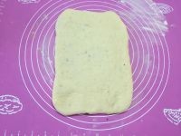 紫薯果仁麻花卷