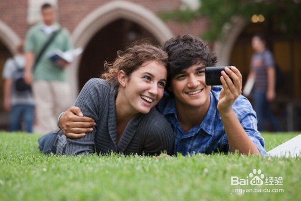 恋人之间如何更加信任