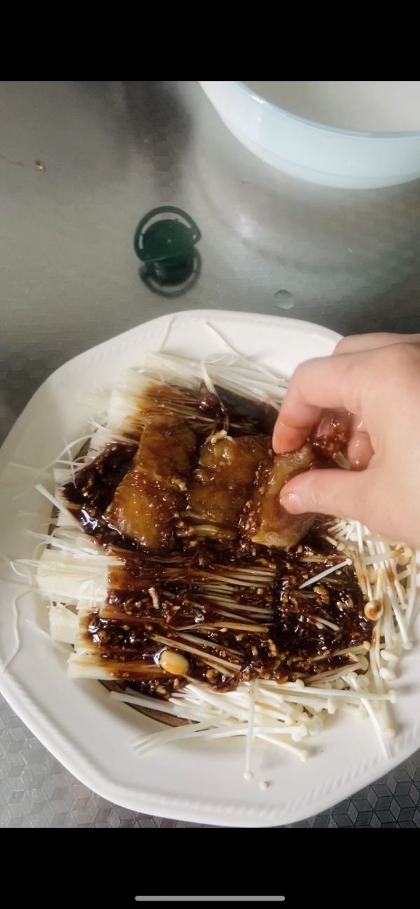 粉丝金针菇蒸龙利鱼