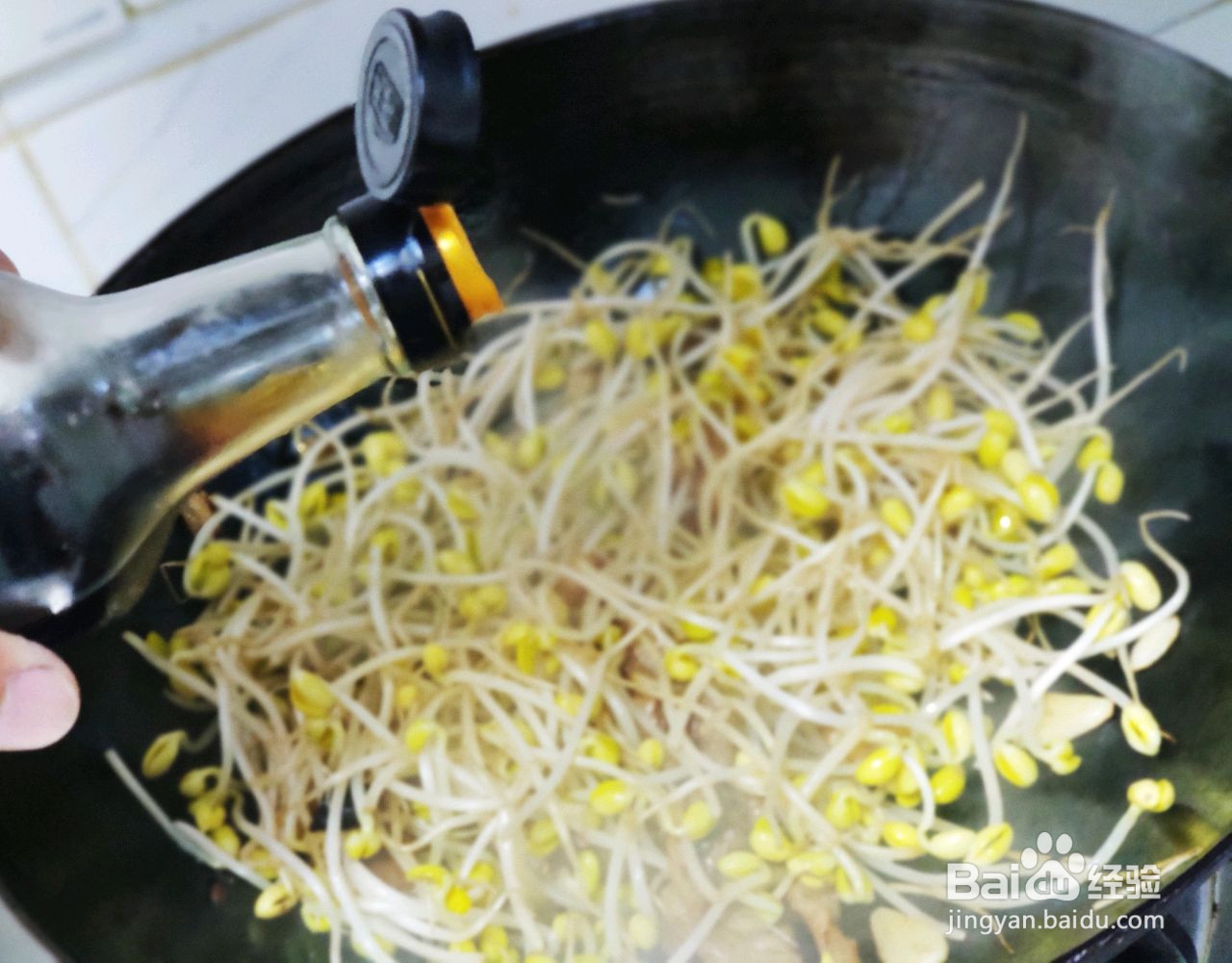 肉丝炒豆芽的做法