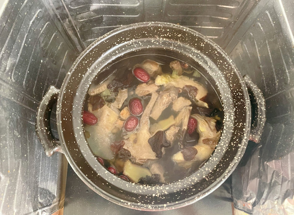 鸽子灵芝金线莲养肝汤