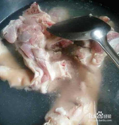 东北玉米猪蹄汤