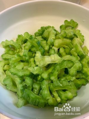 健康养生佳品翡翠苦瓜虾仁的做法
