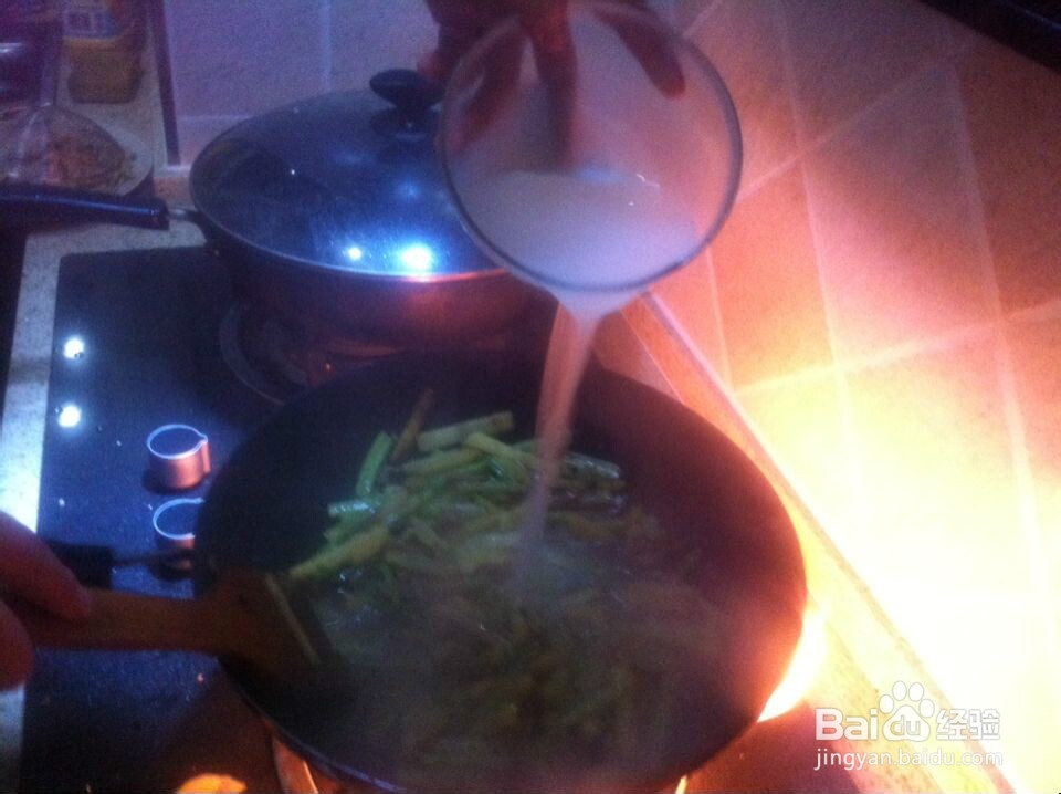 芹菜炒土豆，平淡的小幸福