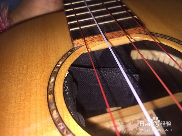 如何在尤克里里ukulele安装拾音器