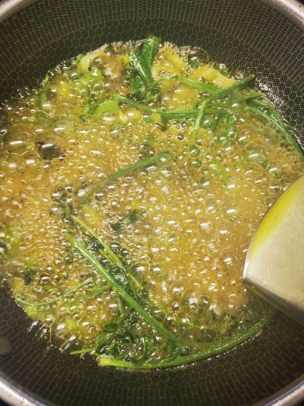 秘制肉丁油辣椒