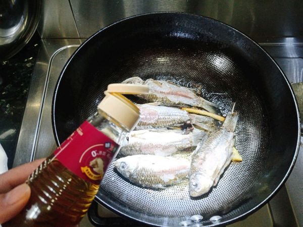 奶白鲫鱼豆腐汤