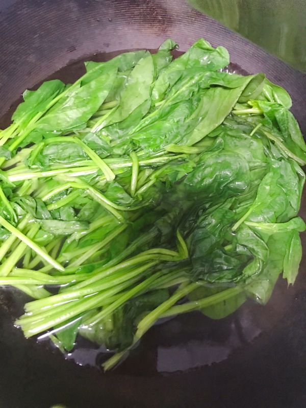 菠菜鸡蛋才不涩