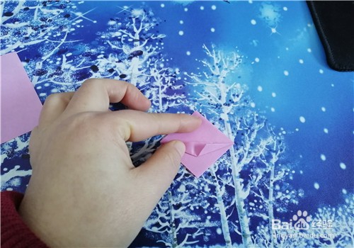 美丽的节日花环怎么制作