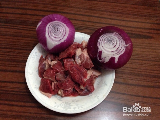 洋葱烩牛肉的做法