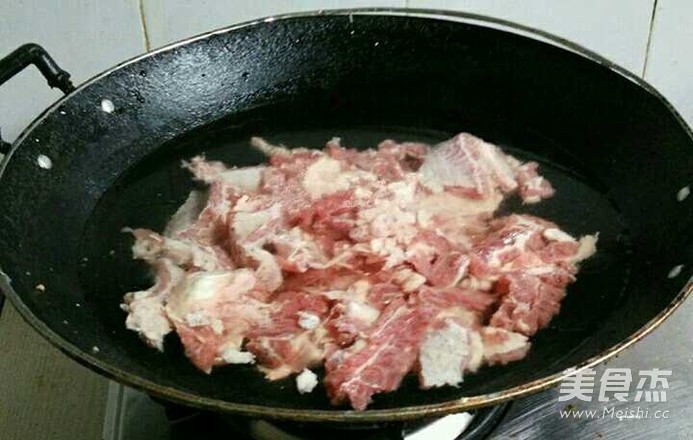 红酒土豆焖牛腩