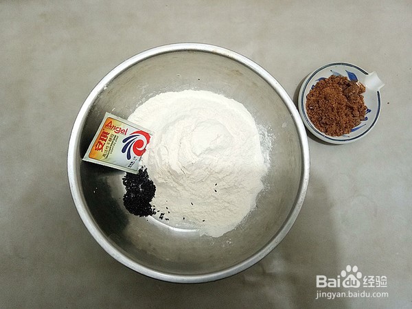 教你如何在家做黑芝麻发面红糖饼