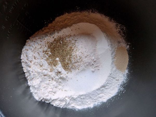 芝芝辣肉松面包