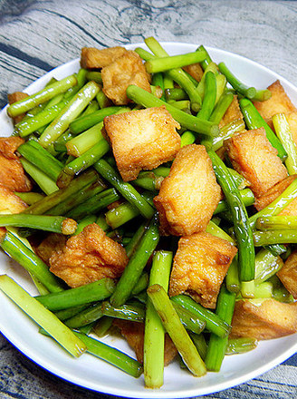 蒜苔炒豆腐的做法