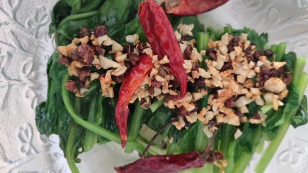 菠菜陈醋花生米