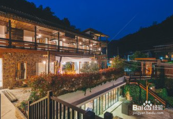 暑假旅游是跟团游还是自驾游比较好？