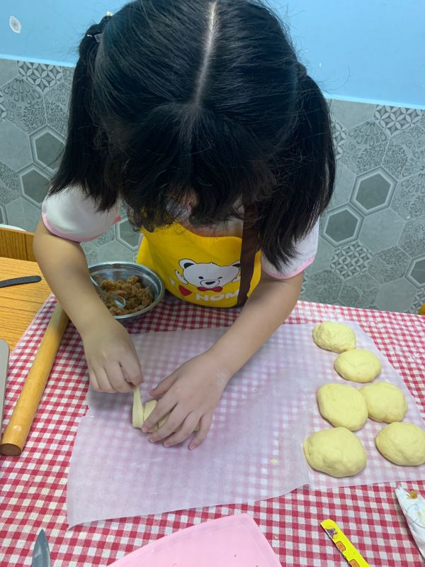 毛毛虫面包肉松火腿面包