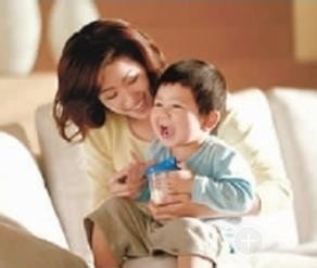 护理新生儿的注意事项 1