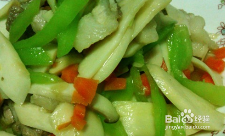 虎皮椒炒鸡腿菇