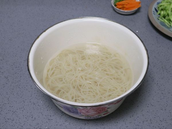 东北麻酱拌冷面