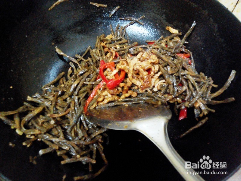 肉丝干豆角的做法。