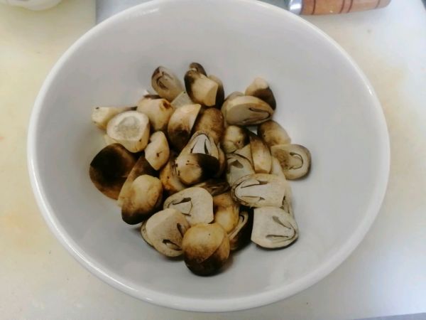 猴头菇香焖五花肉